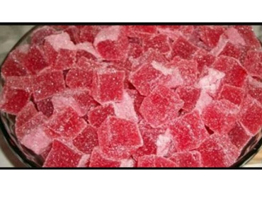 Ir para  <ul>
	<li>1 kg de a&ccedil;&uacute;car refinado</li>
	<li>2 x&iacute;caras de &aacute;gua</li>
	<li>4 colheres de sopa de gelatina sem sabor</li>
	<li>1 caixa de gelatina de sua...